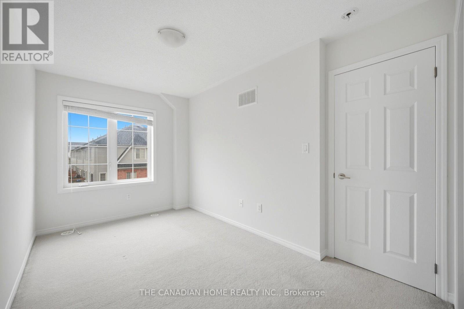 99 Danzatore Path, Oshawa, ON - Indoor Photo Showing Other Room