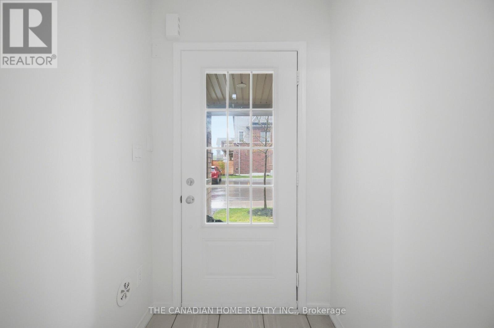 99 Danzatore Path, Oshawa, ON - Indoor Photo Showing Other Room
