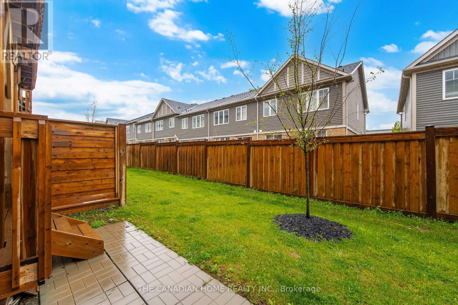 99 Danzatore Path, Oshawa, ON - Outdoor