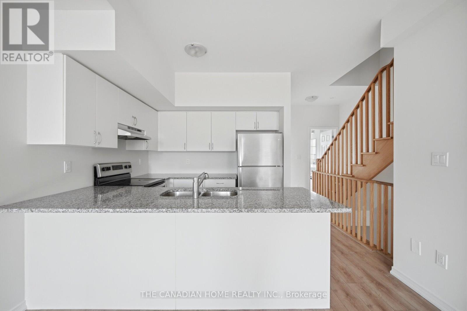 99 Danzatore Path, Oshawa, ON - Indoor Photo Showing Kitchen