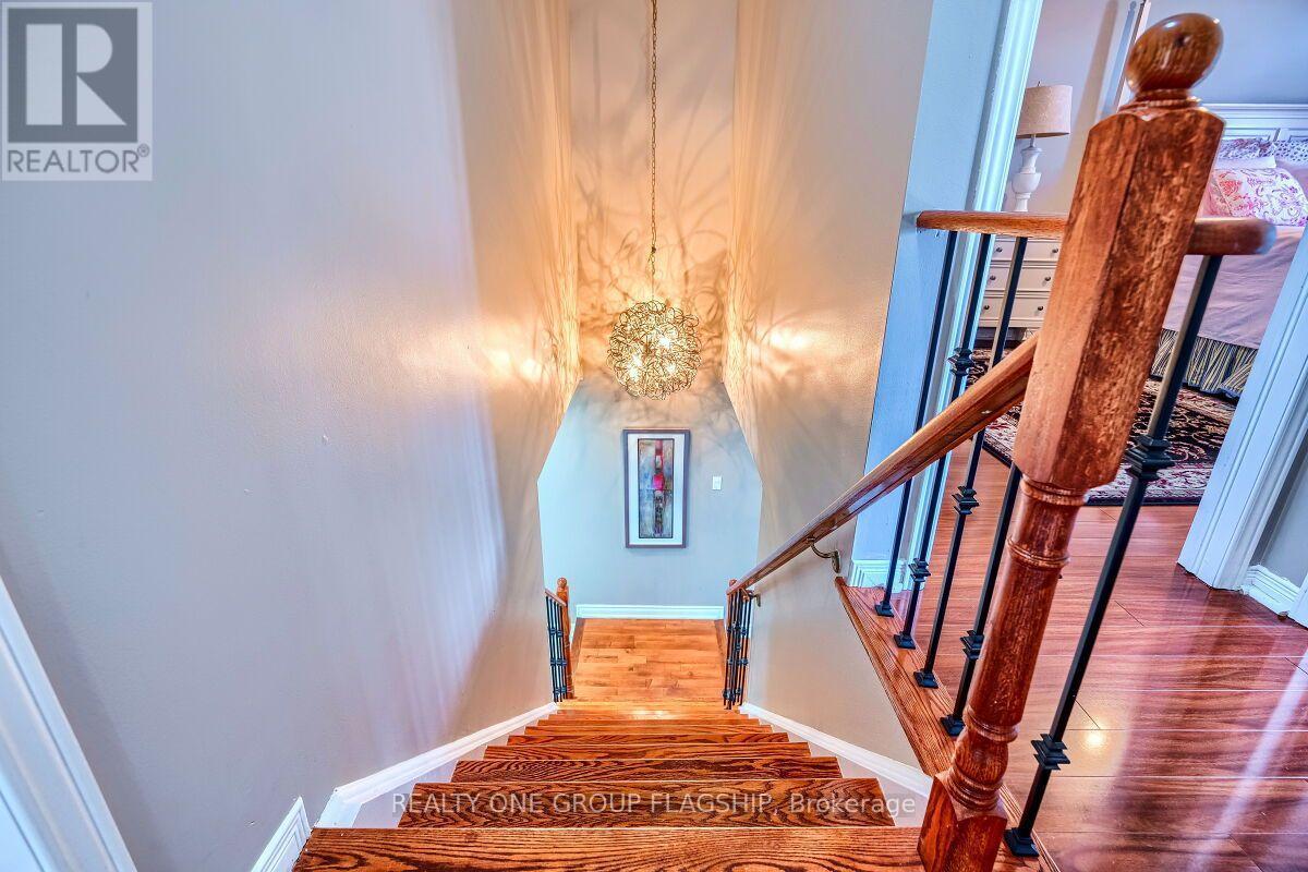5846 Tenth Line W, Mississauga, ON - Indoor Photo Showing Other Room