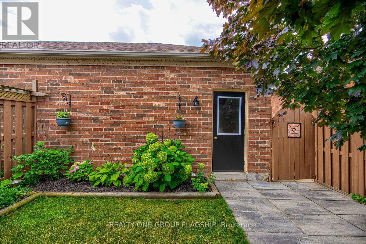 5846 Tenth Line W, Mississauga, ON - Outdoor