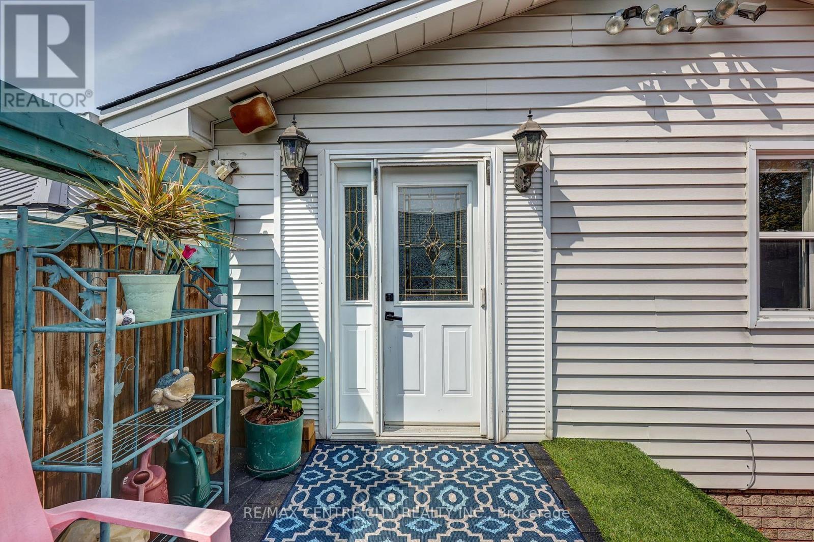 37 Fifth Avenue, St. Thomas, ON - Outdoor With Exterior