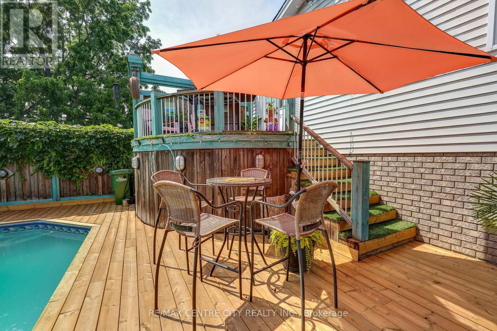 37 Fifth Avenue, St. Thomas, ON - Outdoor With In Ground Pool With Deck Patio Veranda With Exterior