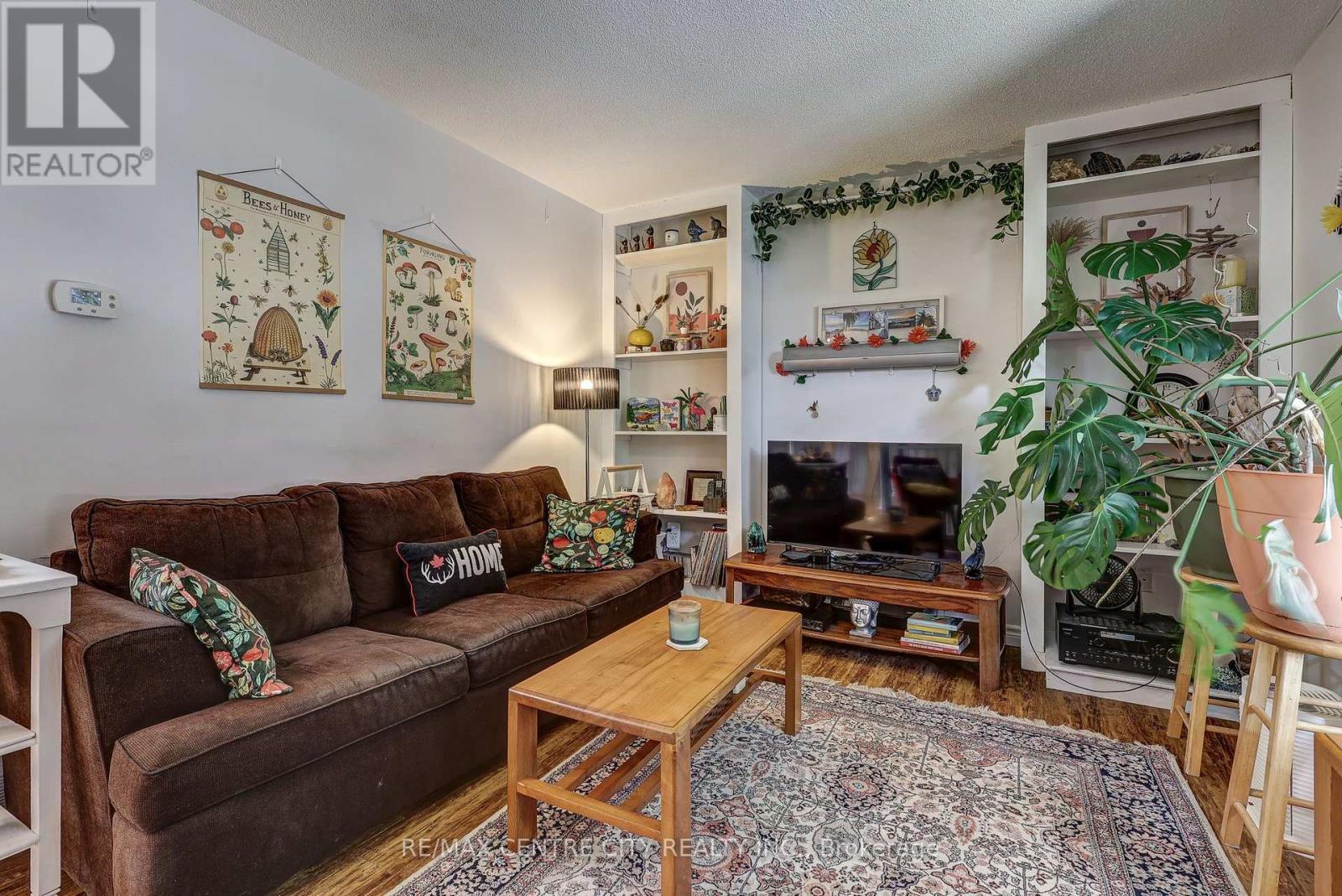 37 Fifth Avenue, St. Thomas, ON - Indoor Photo Showing Living Room