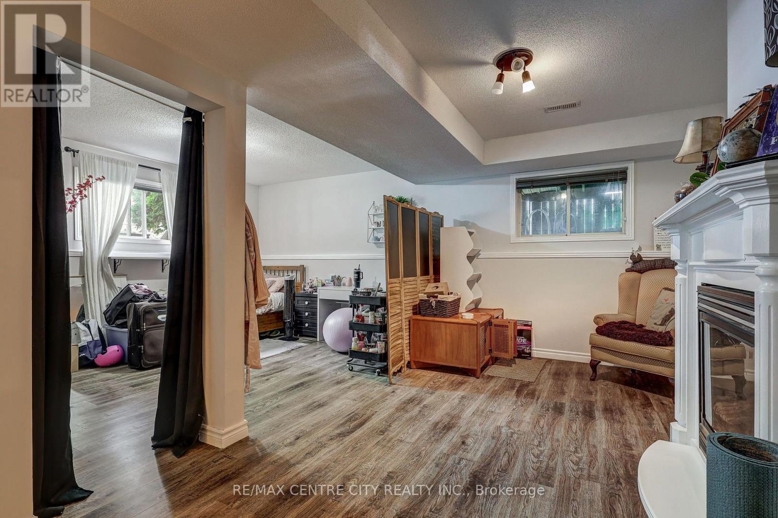 37 Fifth Avenue, St. Thomas, ON - Indoor Photo Showing Other Room With Fireplace