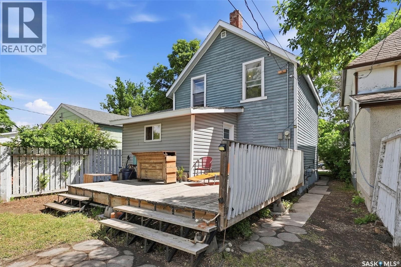 611 J Avenue S, Saskatoon, SK - Outdoor With Deck Patio Veranda With Exterior