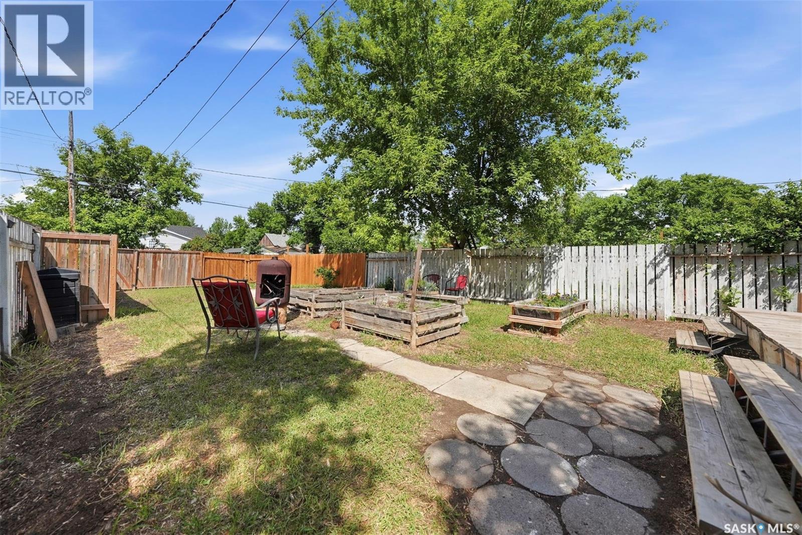 611 J Avenue S, Saskatoon, SK - Outdoor With Deck Patio Veranda
