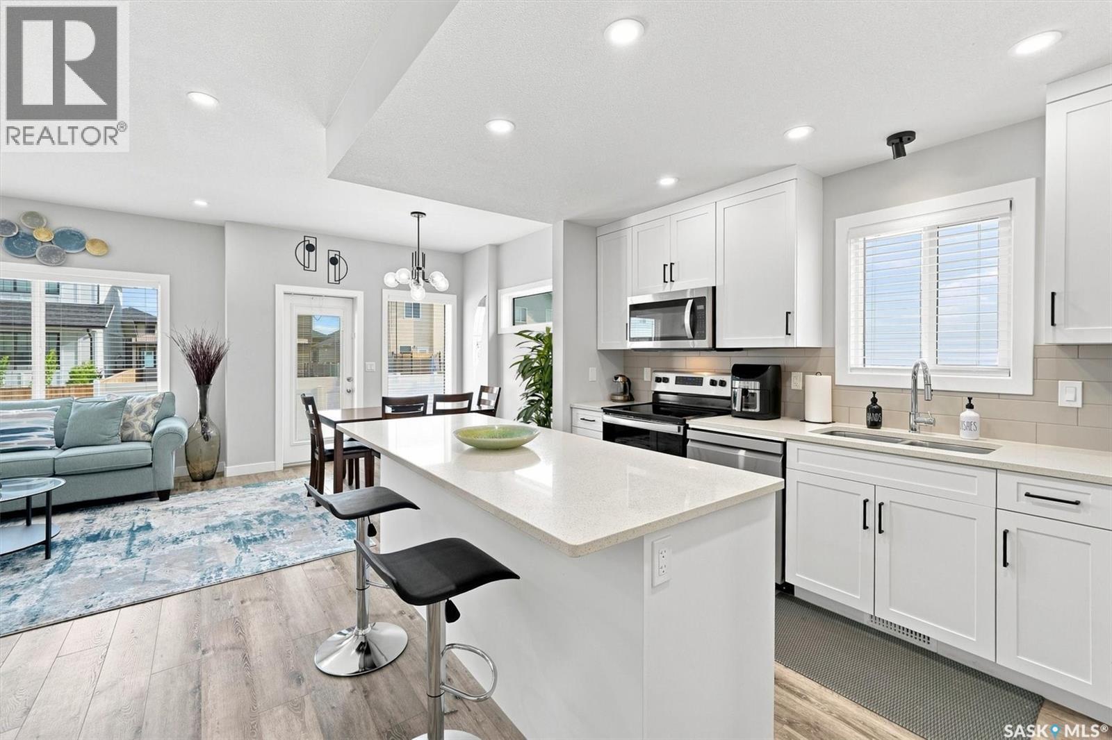143 Barrett Street, Saskatoon, SK - Indoor Photo Showing Kitchen With Upgraded Kitchen