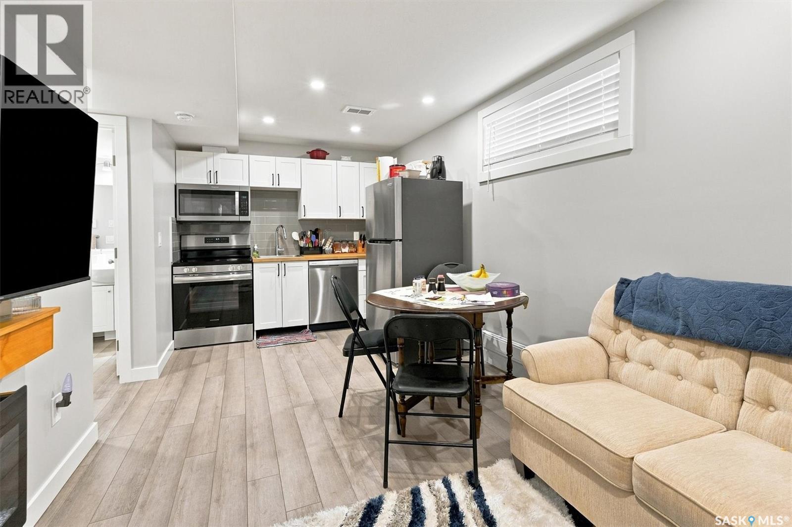 143 Barrett Street, Saskatoon, SK - Indoor