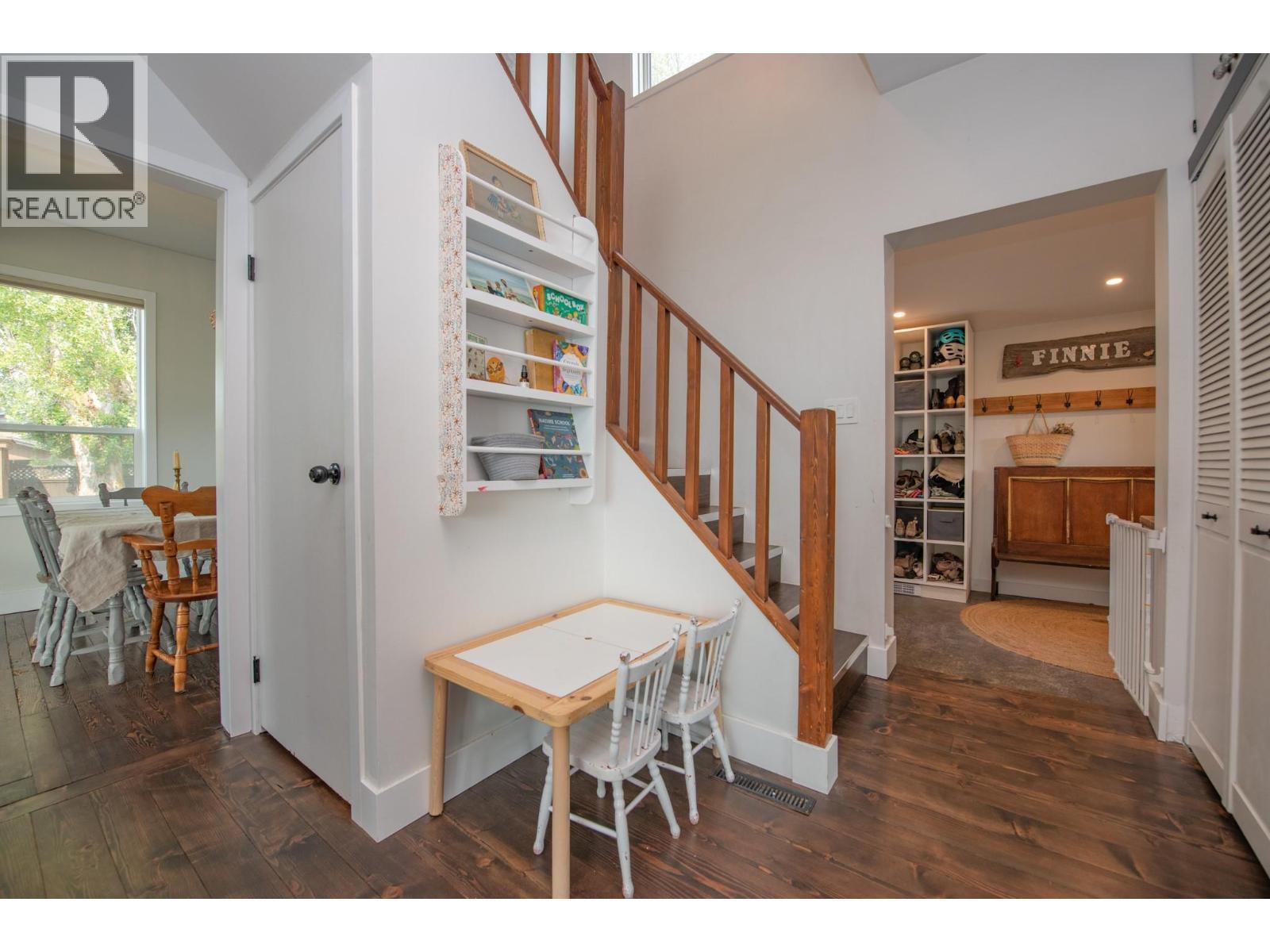 9211 6 Highway, Coldstream, BC - Indoor Photo Showing Other Room