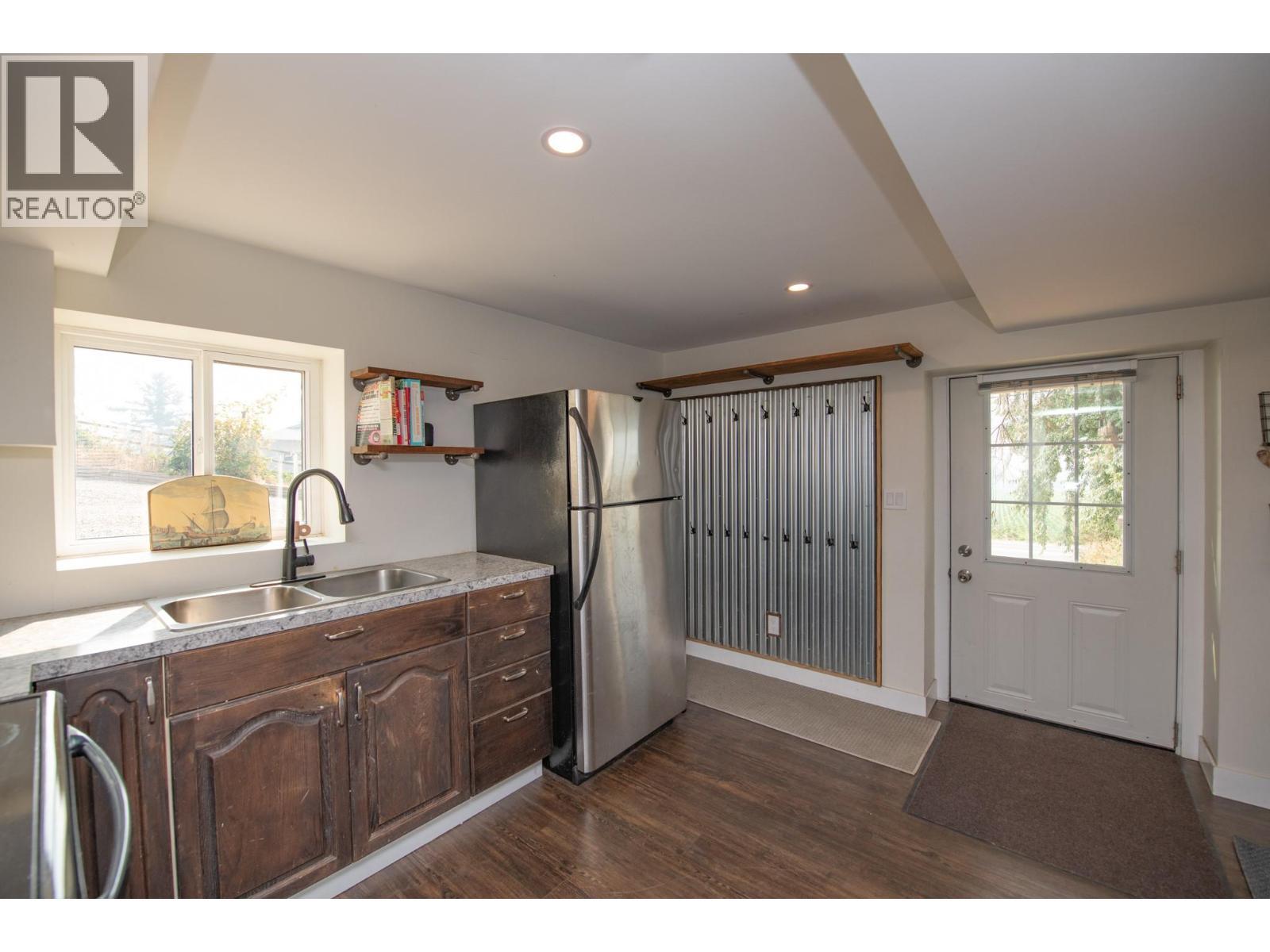 9211 6 Highway, Coldstream, BC - Indoor Photo Showing Kitchen With Double Sink