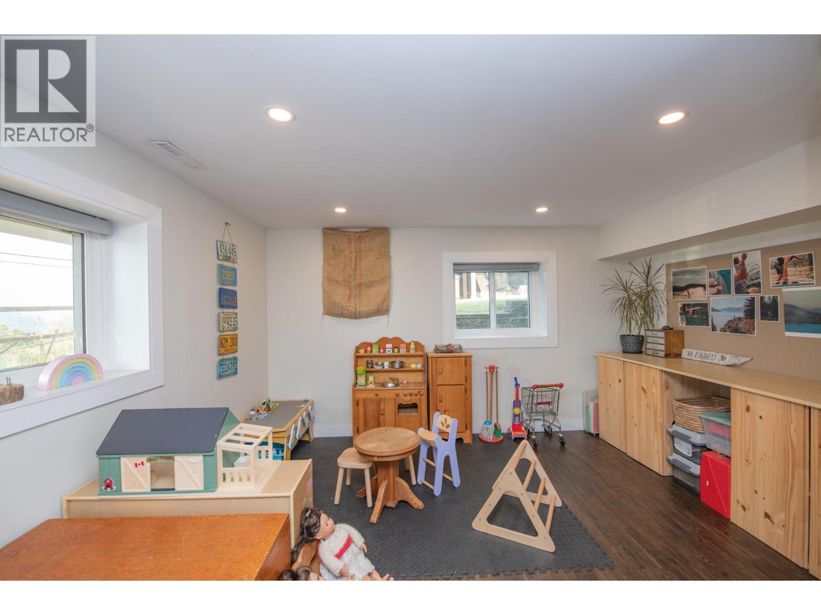9211 6 Highway, Coldstream, BC - Indoor