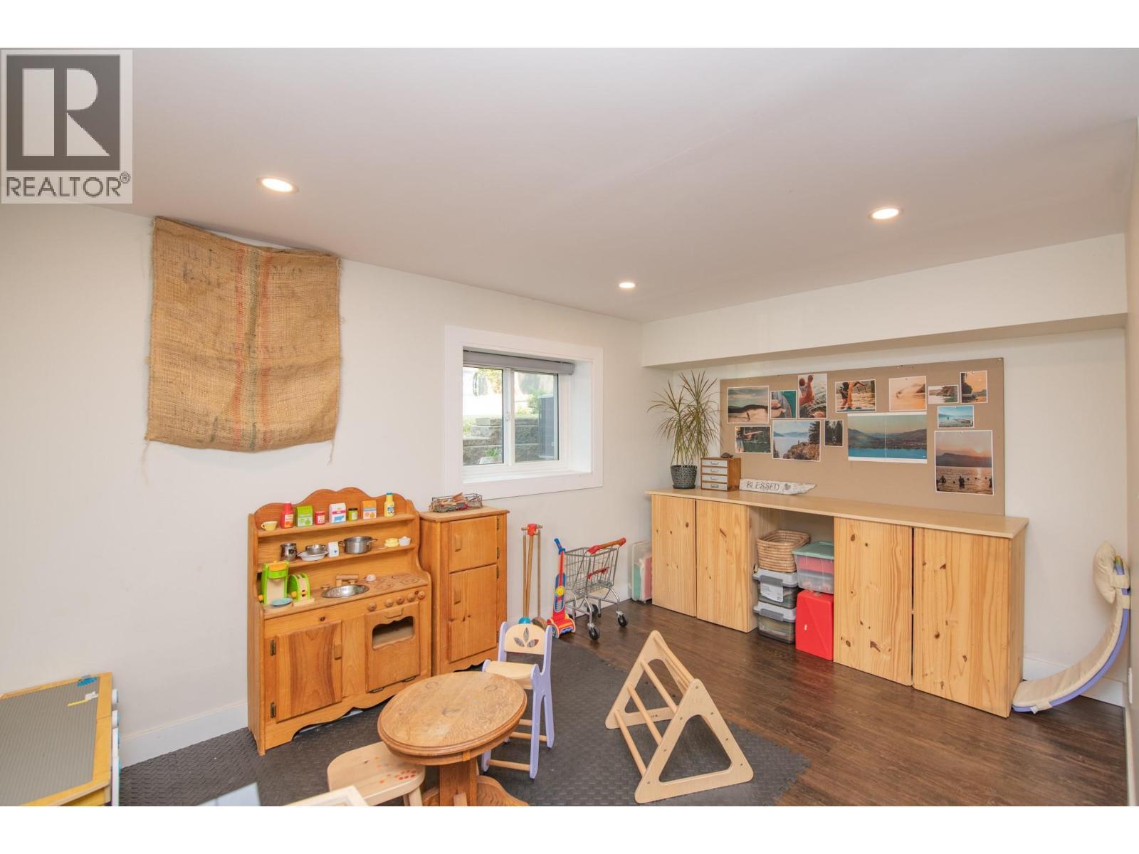 9211 6 Highway, Coldstream, BC - Indoor