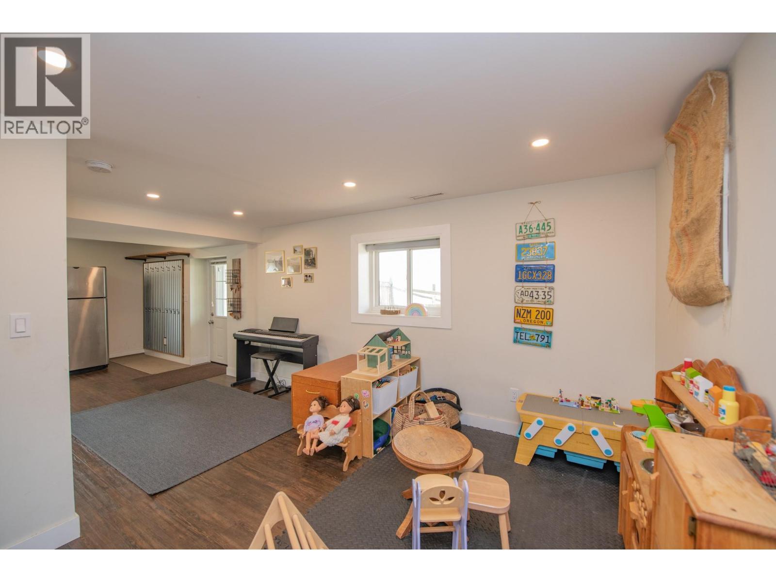 9211 6 Highway, Coldstream, BC - Indoor