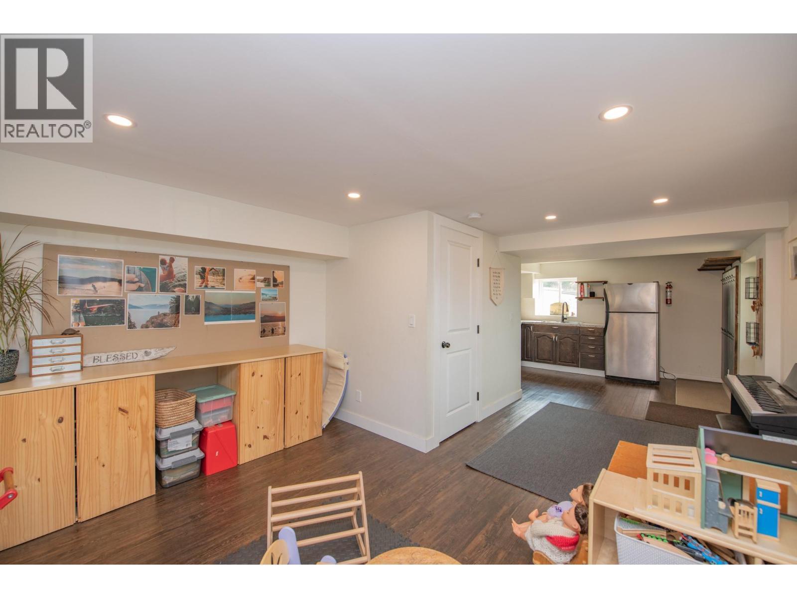 9211 6 Highway, Coldstream, BC - Indoor