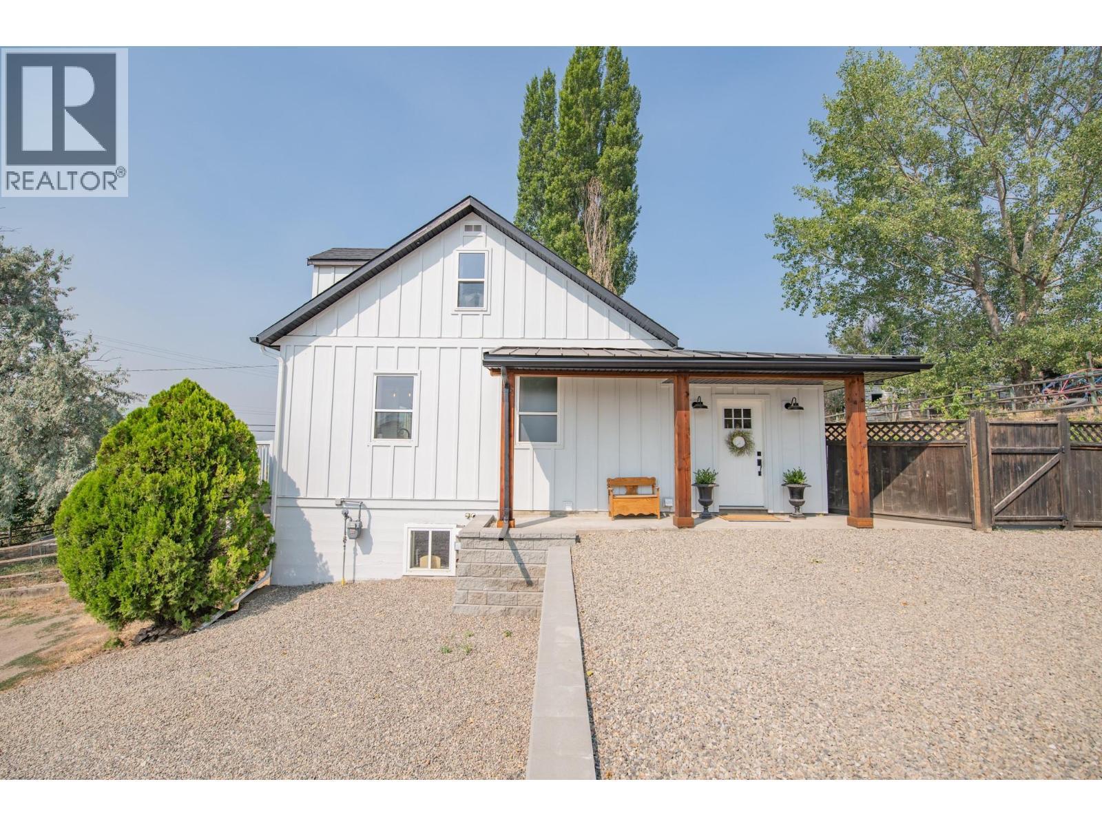 Level Parking - 9211 6 Highway, Coldstream, BC - Outdoor