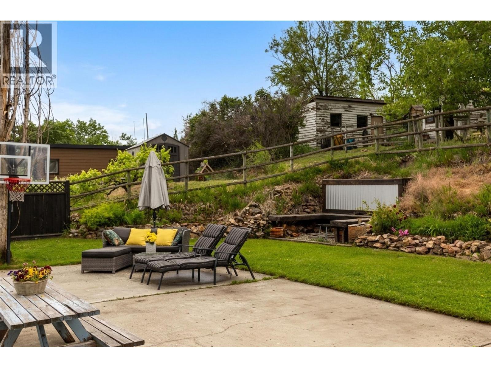 9211 6 Highway, Coldstream, BC - Outdoor With Deck Patio Veranda