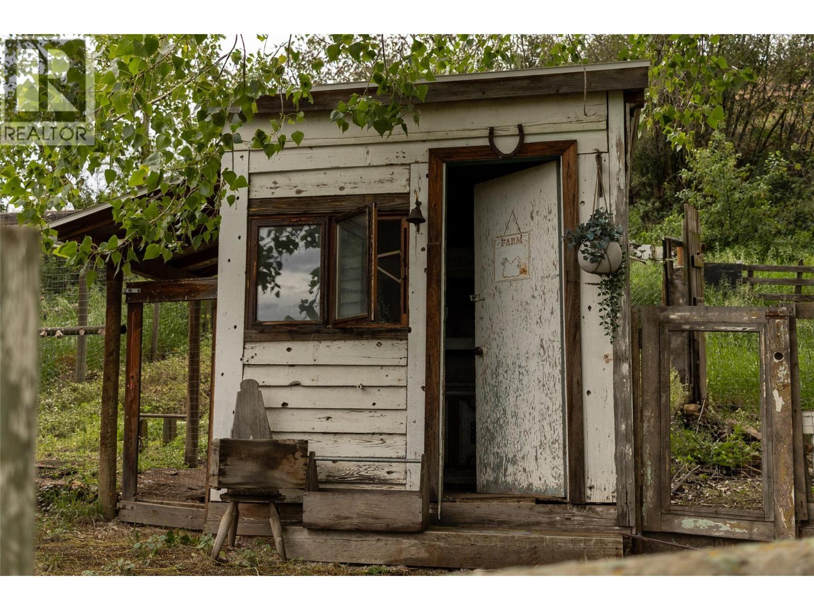 9211 6 Highway, Coldstream, BC - Outdoor