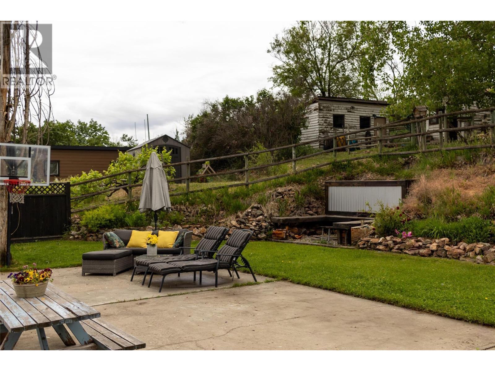 9211 6 Highway, Coldstream, BC - Outdoor With Deck Patio Veranda