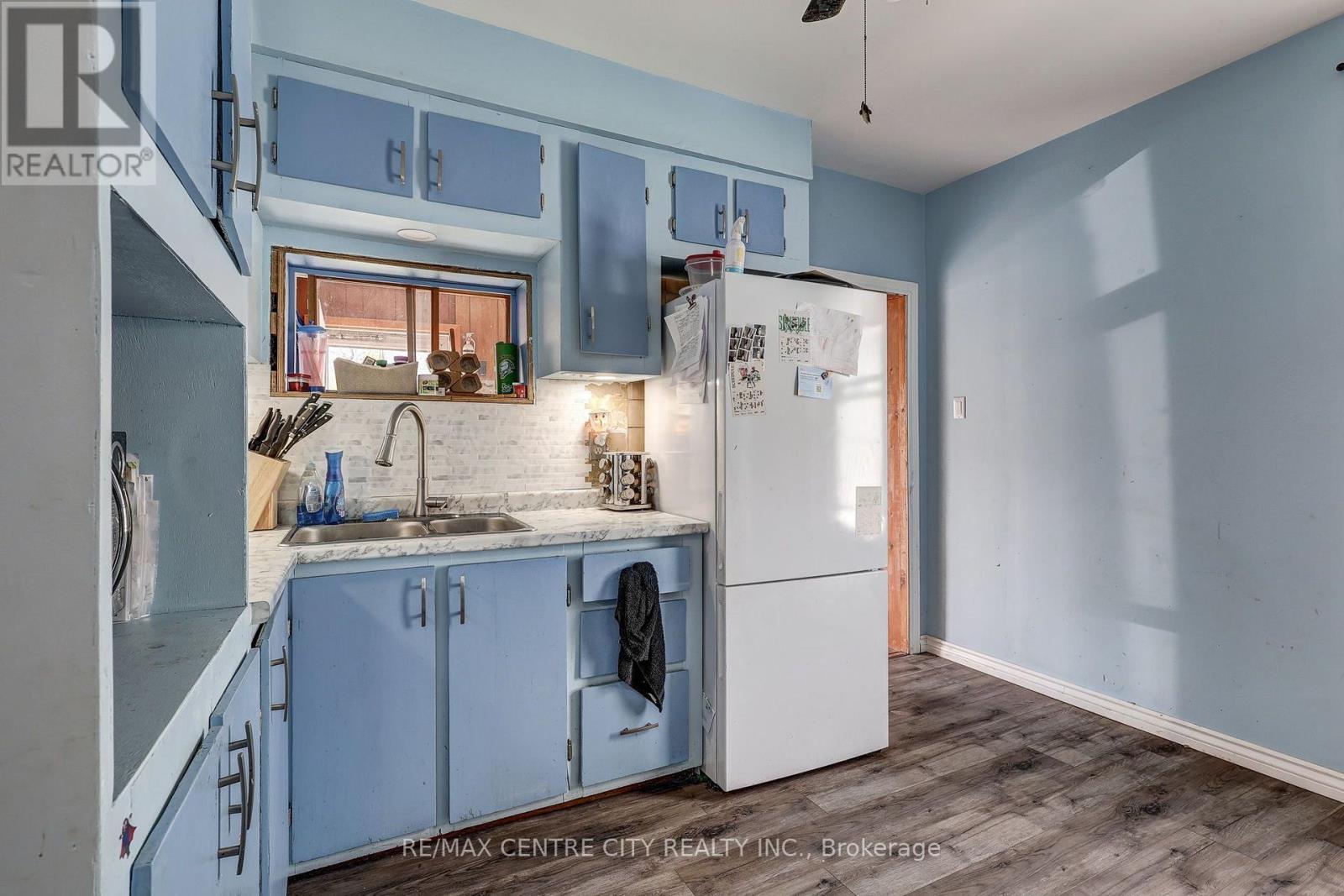 88 Flora Street, St. Thomas, ON - Indoor Photo Showing Kitchen
