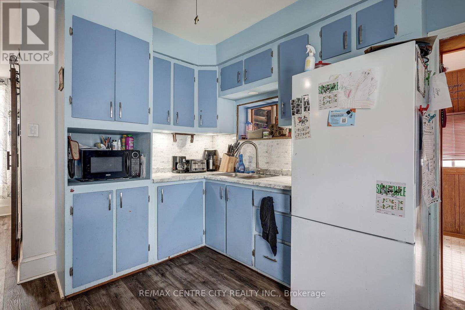 88 Flora Street, St. Thomas, ON - Indoor Photo Showing Kitchen