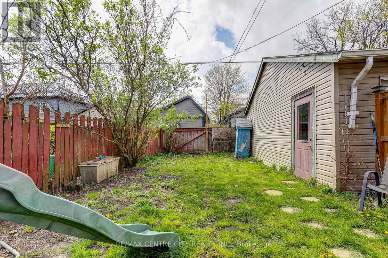 88 Flora Street, St. Thomas, ON - Outdoor