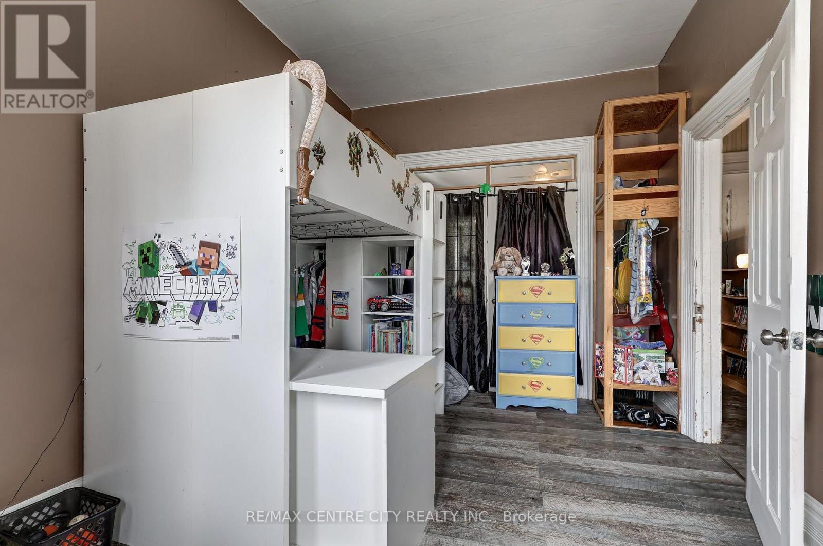 88 Flora Street, St. Thomas, ON - Indoor Photo Showing Laundry Room