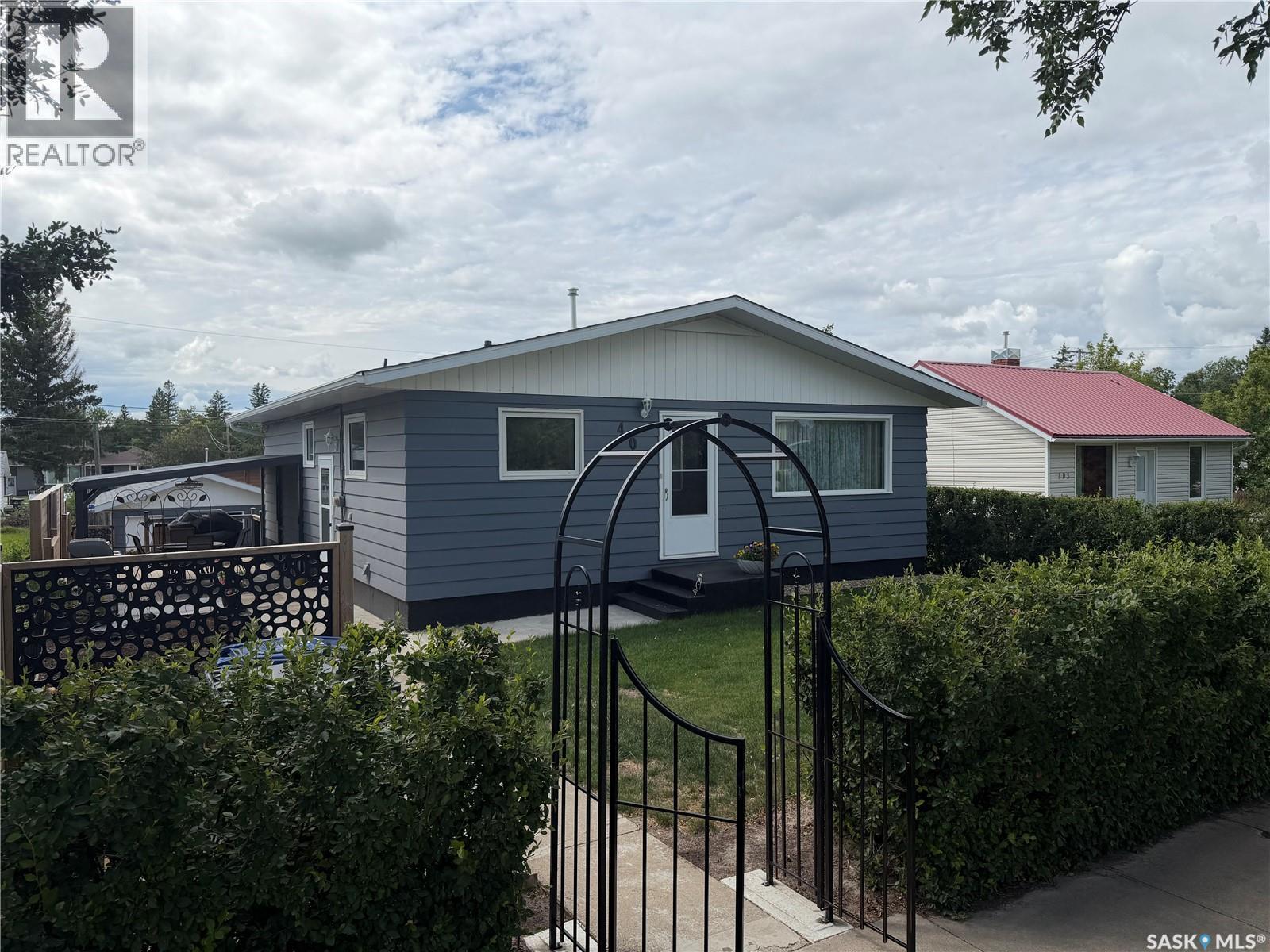 407 5Th Street E, Wynyard, SK - Outdoor