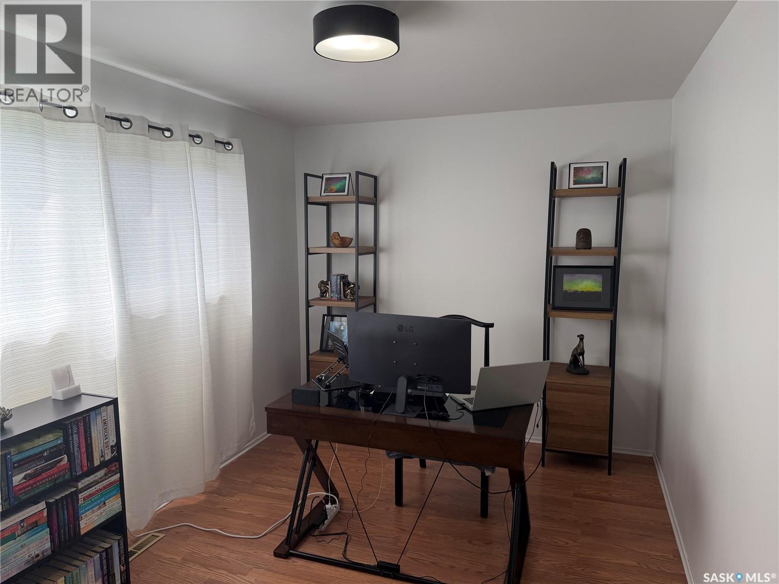 407 5Th Street E, Wynyard, SK - Indoor Photo Showing Office