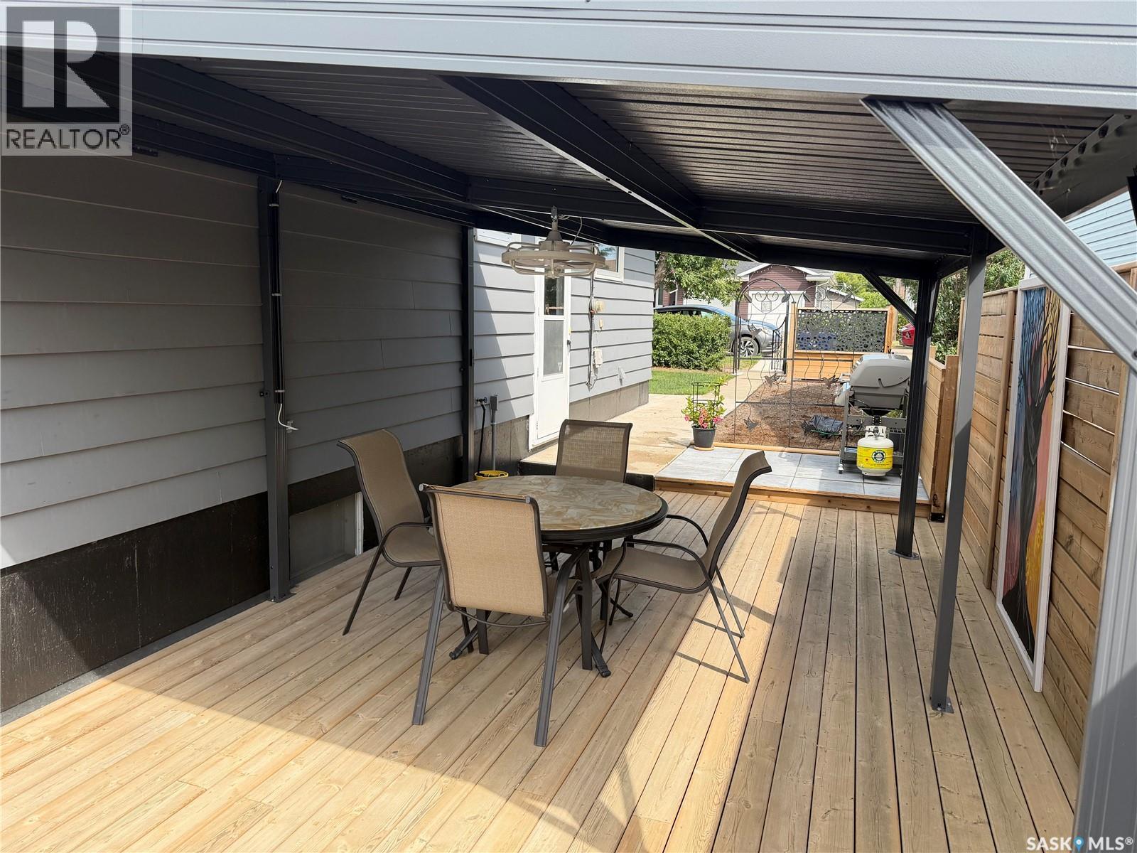 407 5Th Street E, Wynyard, SK - Outdoor With Deck Patio Veranda With Exterior