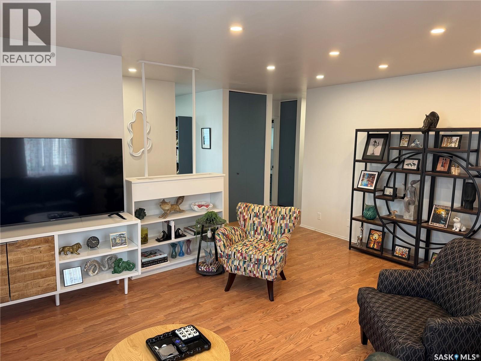 407 5Th Street E, Wynyard, SK - Indoor Photo Showing Other Room