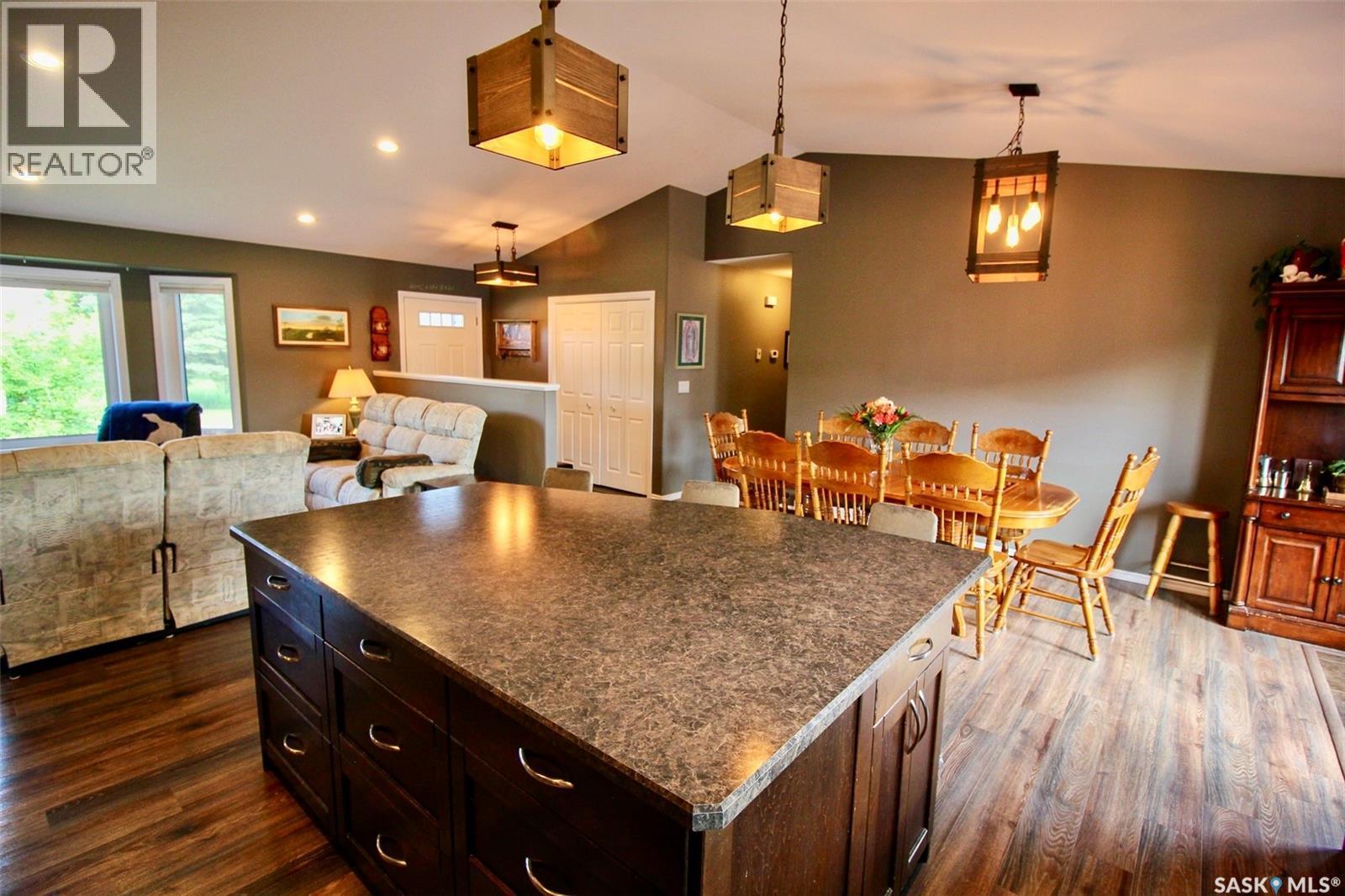 300 7Th Street, Vonda, SK - Indoor