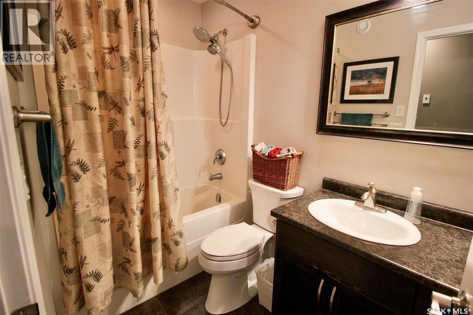 300 7Th Street, Vonda, SK - Indoor Photo Showing Bathroom