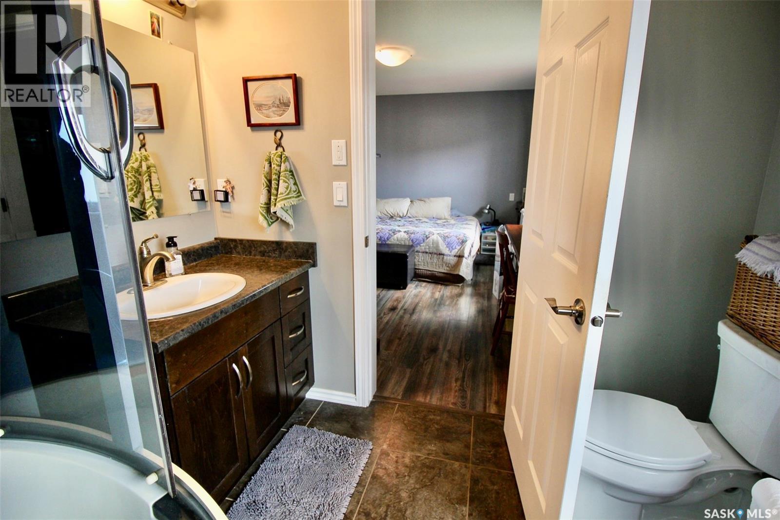 300 7Th Street, Vonda, SK - Indoor Photo Showing Bathroom