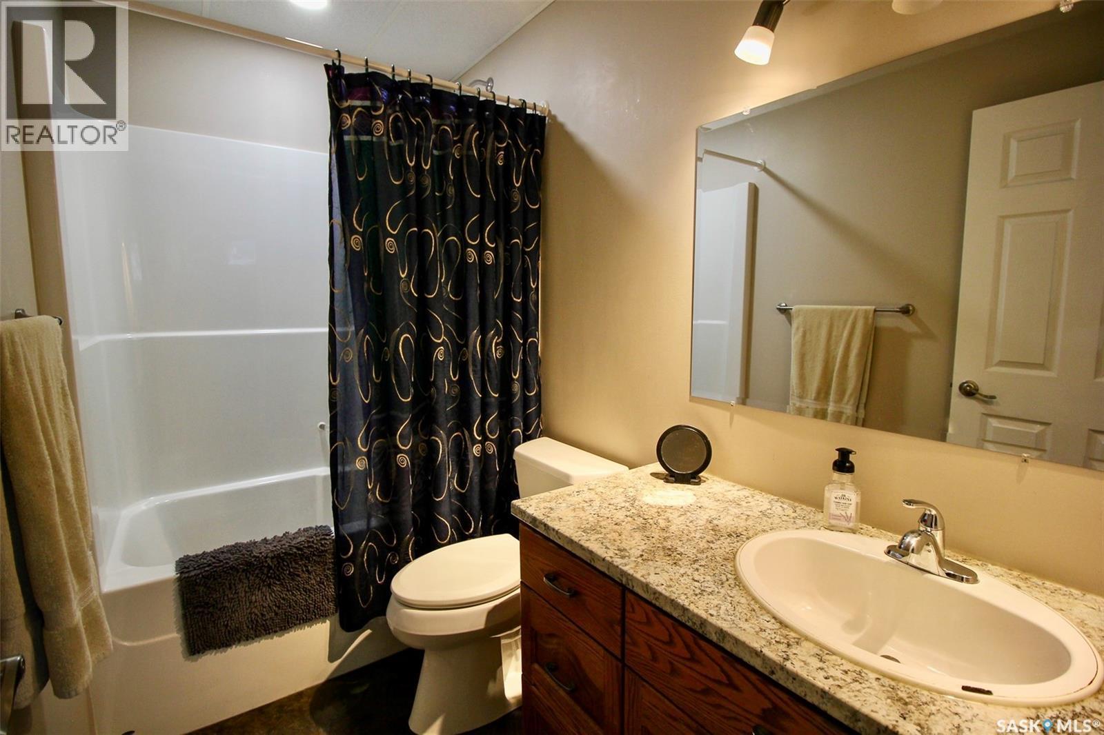 300 7Th Street, Vonda, SK - Indoor Photo Showing Bathroom