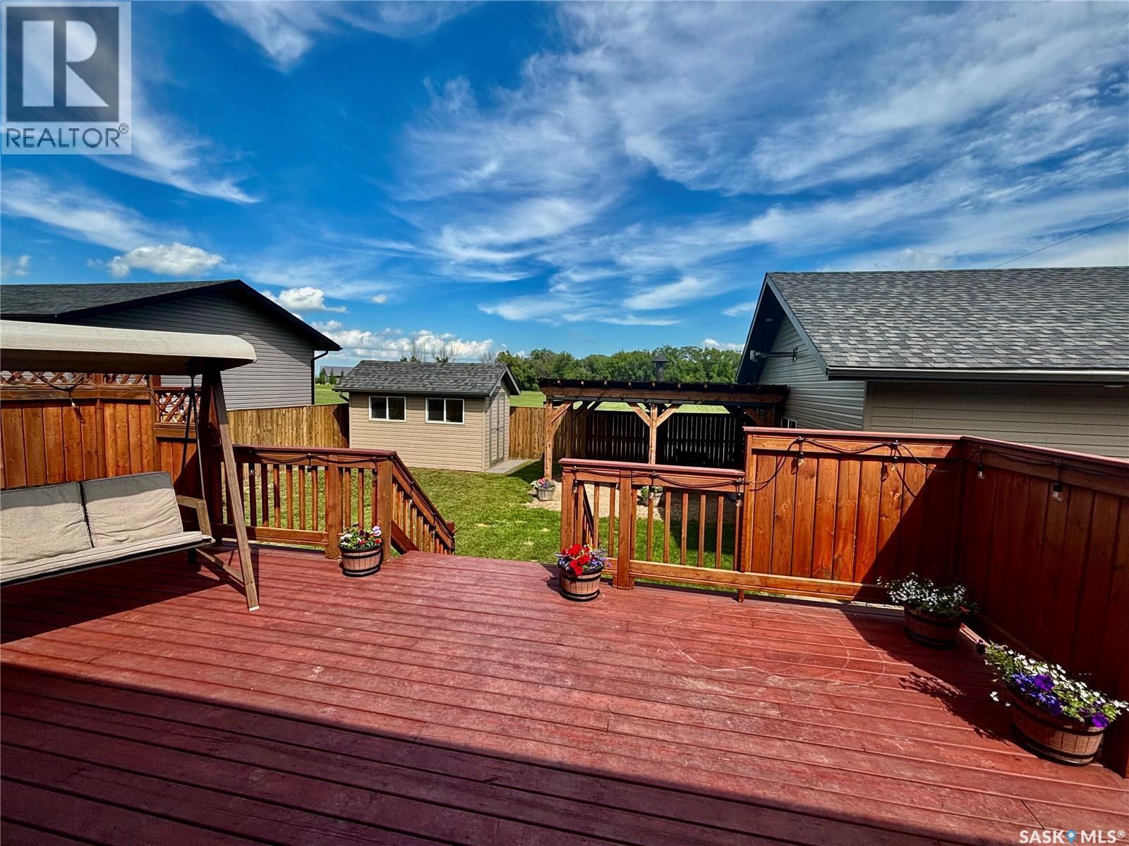 300 7Th Street, Vonda, SK - Outdoor With Deck Patio Veranda