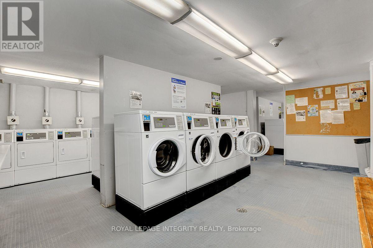 606 - 2000 Jasmine Crescent, Ottawa, ON - Indoor Photo Showing Laundry Room
