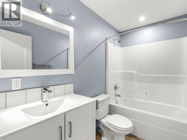 80 Iskoot Crescent, Whitehorse, YT - Indoor Photo Showing Bathroom