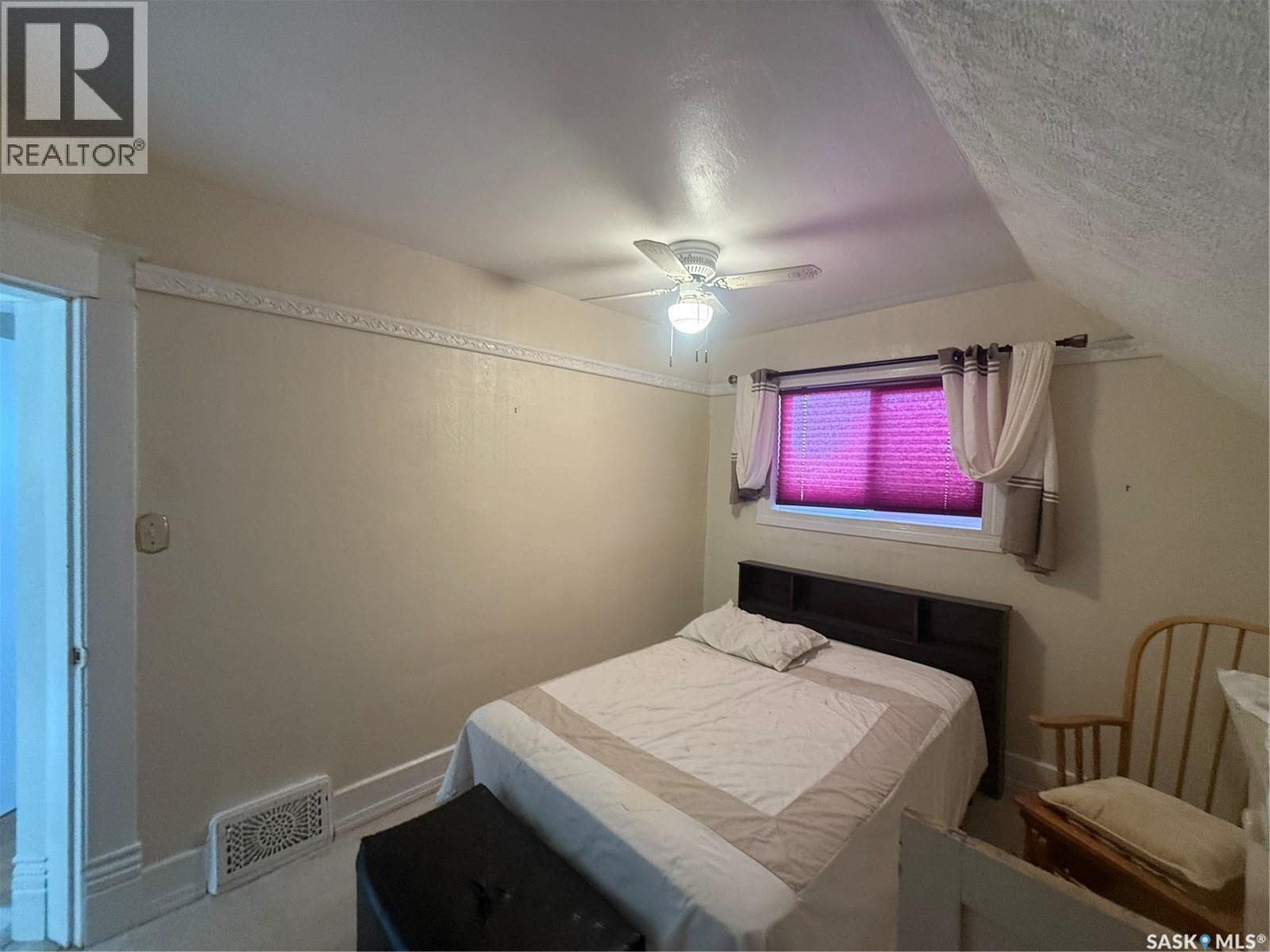 381 Main Street, Bengough, SK - Indoor Photo Showing Bedroom