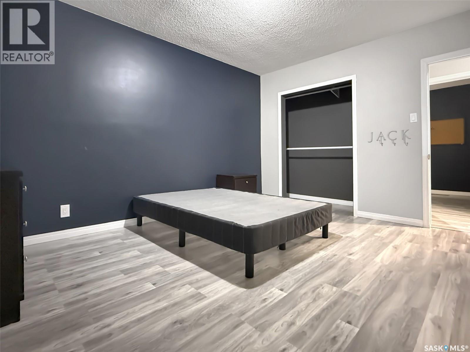 347 3Rd Avenue Se, Swift Current, SK - Indoor Photo Showing Other Room