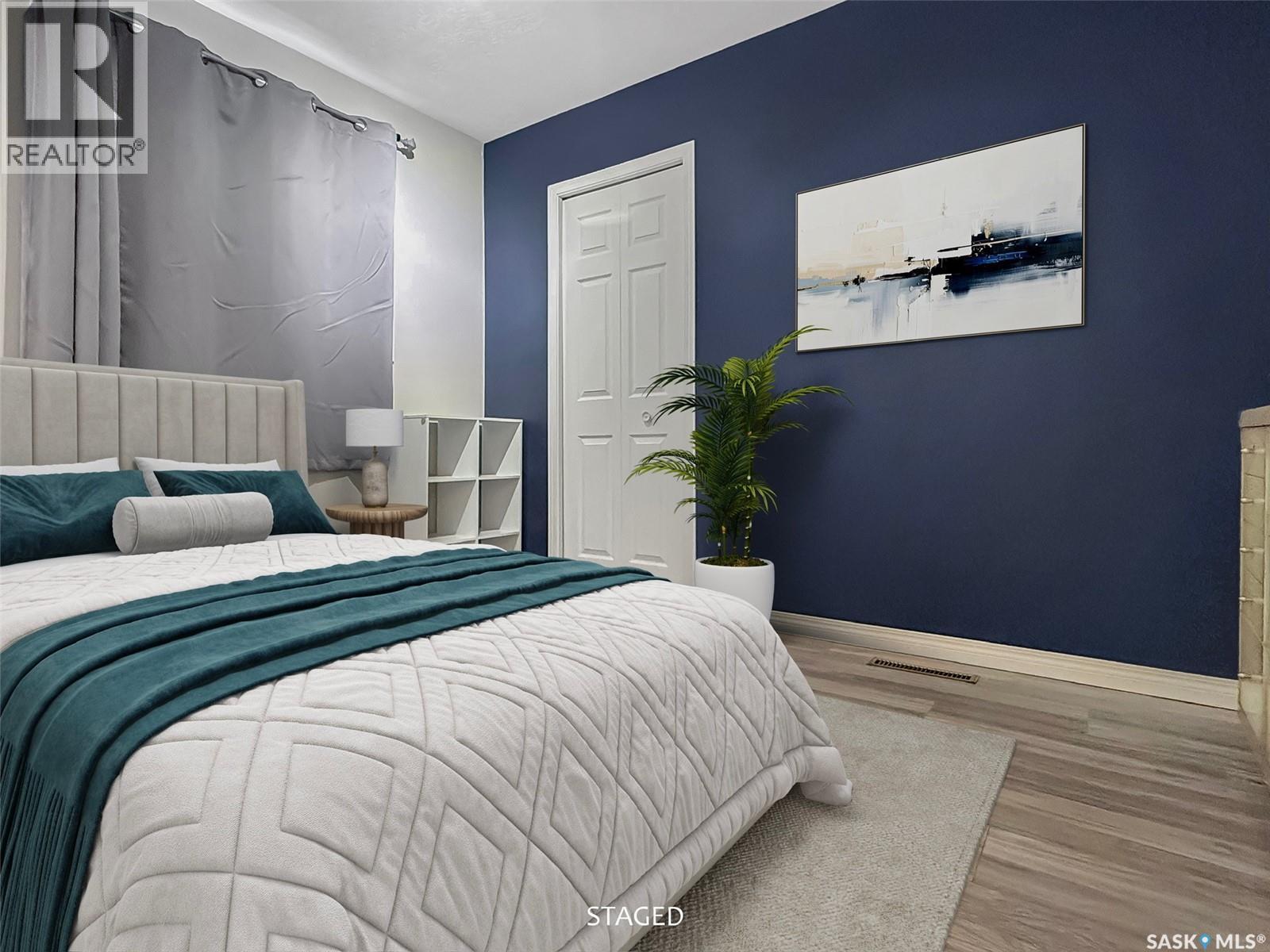 347 3Rd Avenue Se, Swift Current, SK - Indoor Photo Showing Bedroom