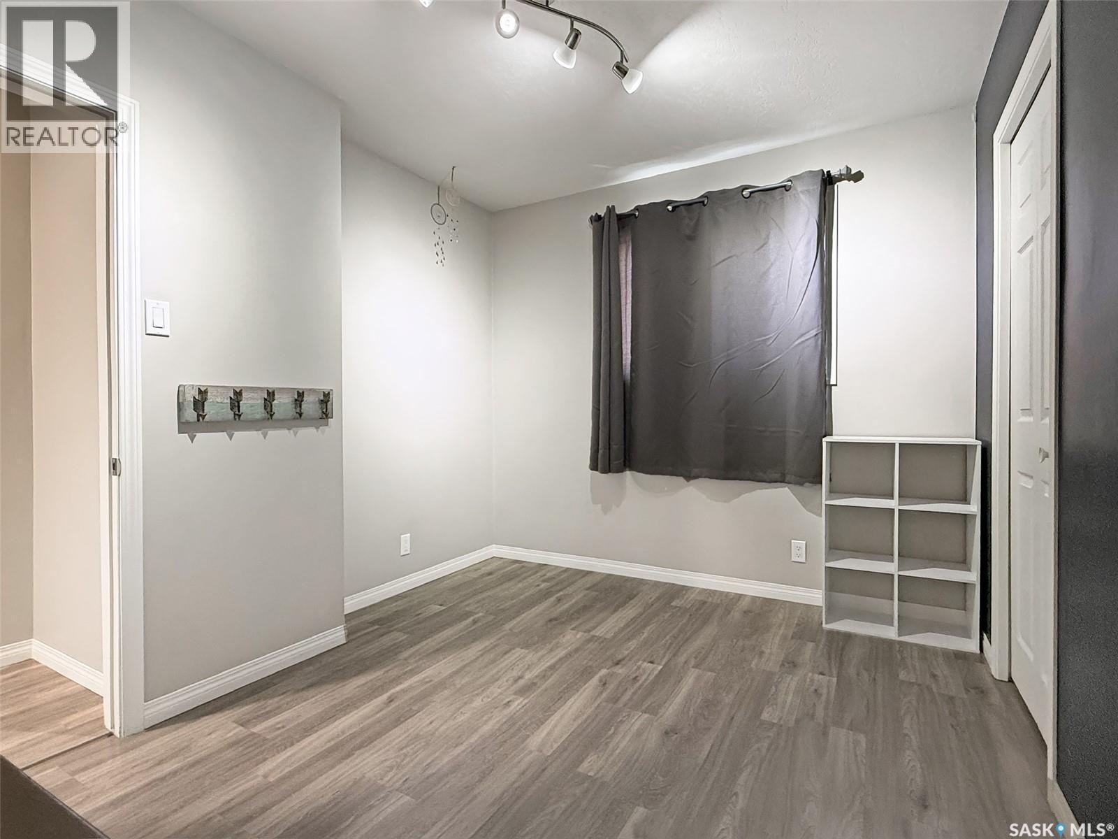 347 3Rd Avenue Se, Swift Current, SK - Indoor Photo Showing Other Room