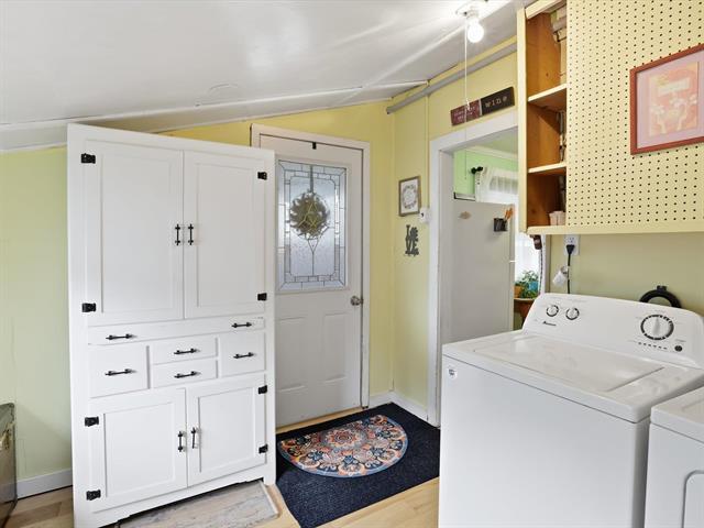 538 Tremblay St, Winnipeg, MB - Indoor Photo Showing Laundry Room