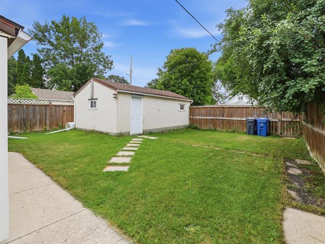 538 Tremblay St, Winnipeg, MB - Outdoor With Backyard