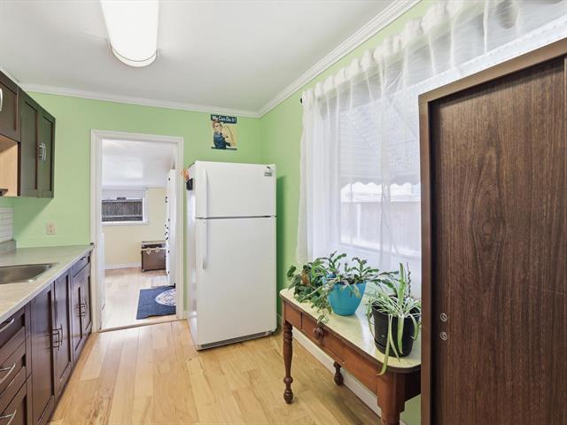 538 Tremblay St, Winnipeg, MB - Indoor Photo Showing Kitchen