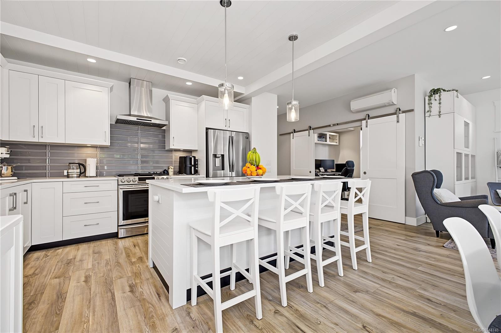 309 Seafield Rd, Colwood, BC