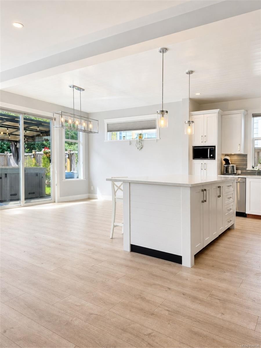 309 Seafield Rd, Colwood, BC