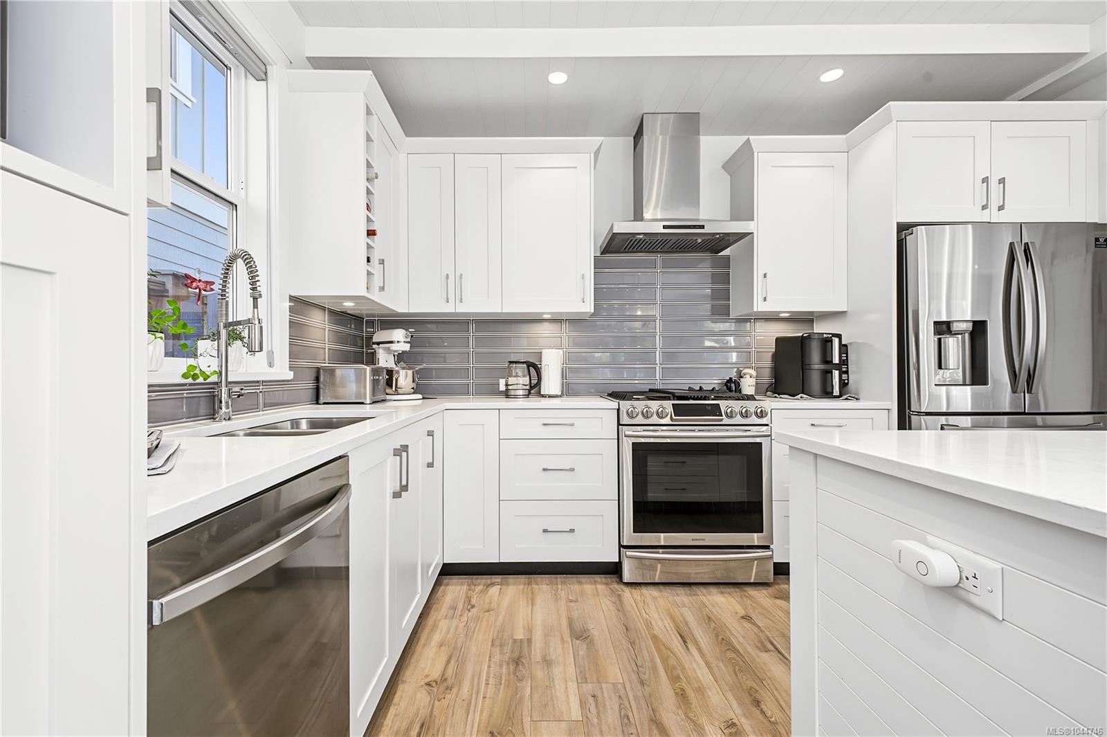 309 Seafield Rd, Colwood, BC