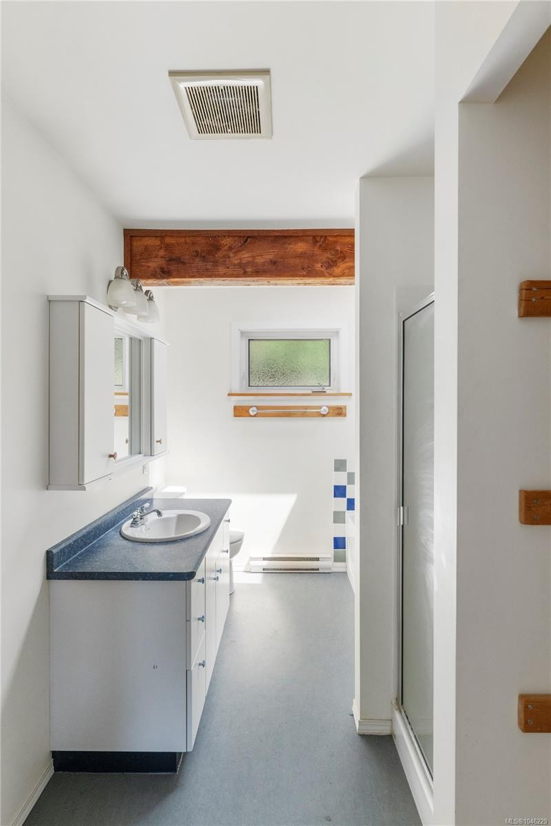 148 Oakspring Rd, Salt Spring, BC